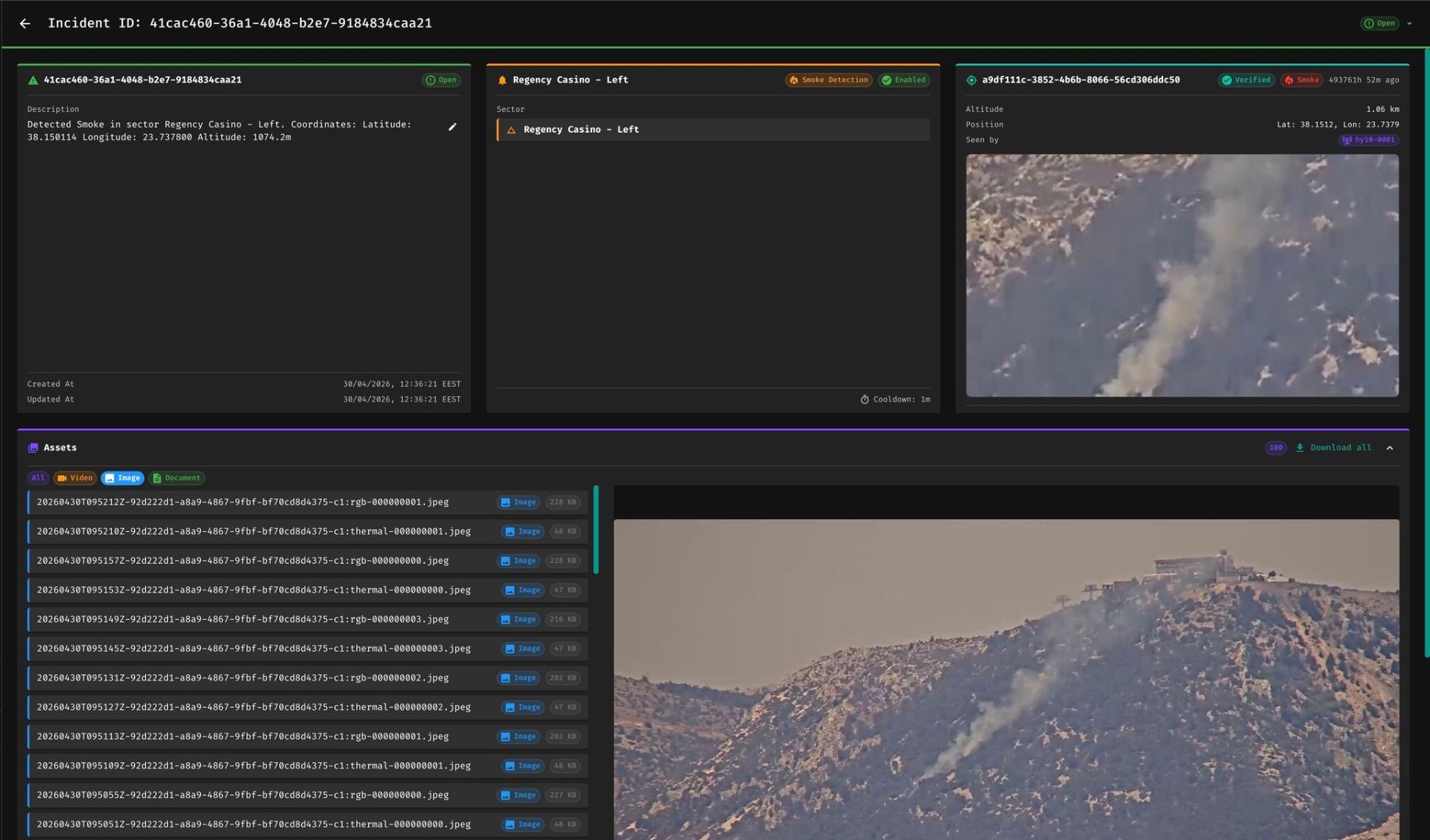 FireWeb incident detail screen with description, sector, verification status and a list of captured high-end optical and thermal assets